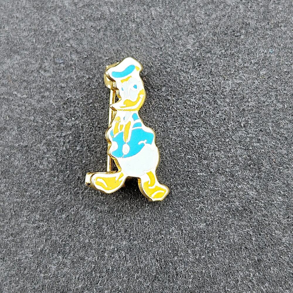 Disney Donald Duck Character Pin Brooch Gold Tone Retro Classic Vintage